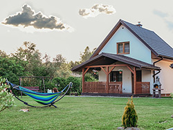 DOMKI NAD STRUMYKIEM - Domki całoroczne koło Soliny